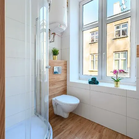 Piotrkowska Center Homestay *
