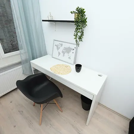 Homestay Piotrkowska Center *